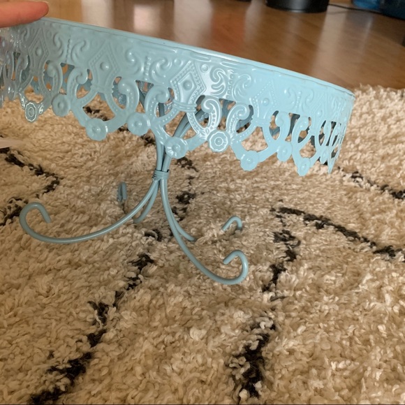 Cute cake display/decor - Picture 2 of 4